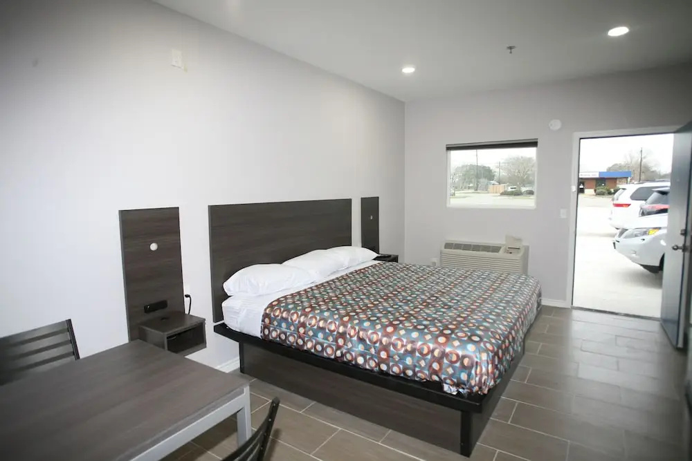Economy room