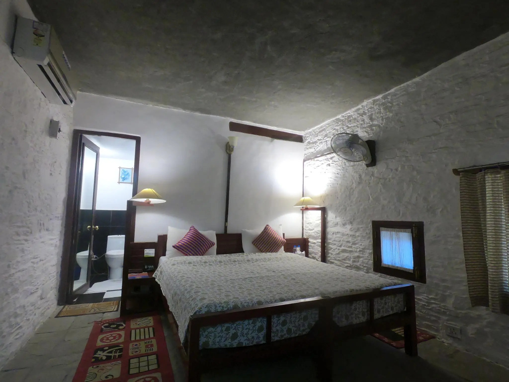 Aamod Monolith Resort Bhimtal - Chambres