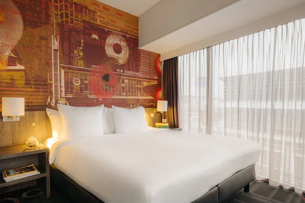 Deluxe Double room (full double bed)