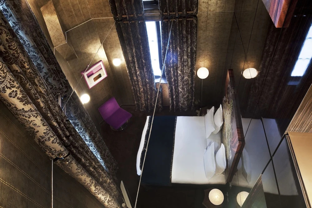 Hôtel du Petit Moulin, Haute Couture hotel by Lacroix 61