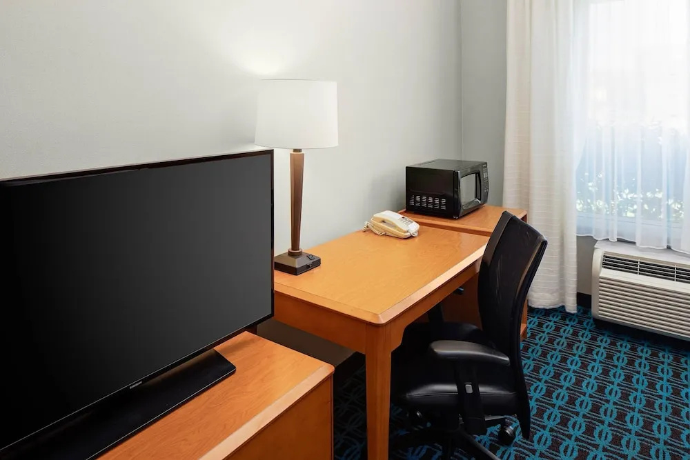 Fairfield Inn & Suites by Marriott Detroit Metro Airport Romulus - Chambres