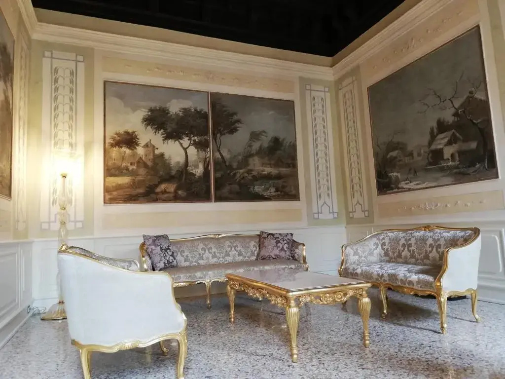 Frescoed Grand Suite