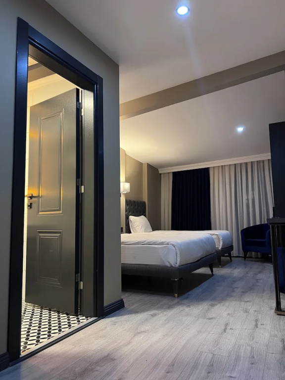 Loft Plus Hotel — 5