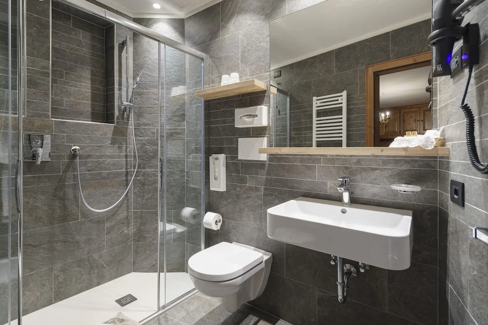 Standard Double room with balcony and with mountain view (full double bed)
