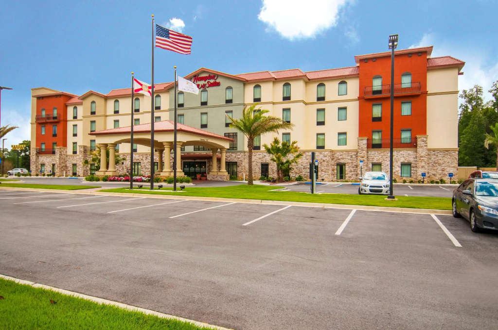 Hampton Inn & Suites Pensacola/I-10 Pine Forest Road - Photo 1