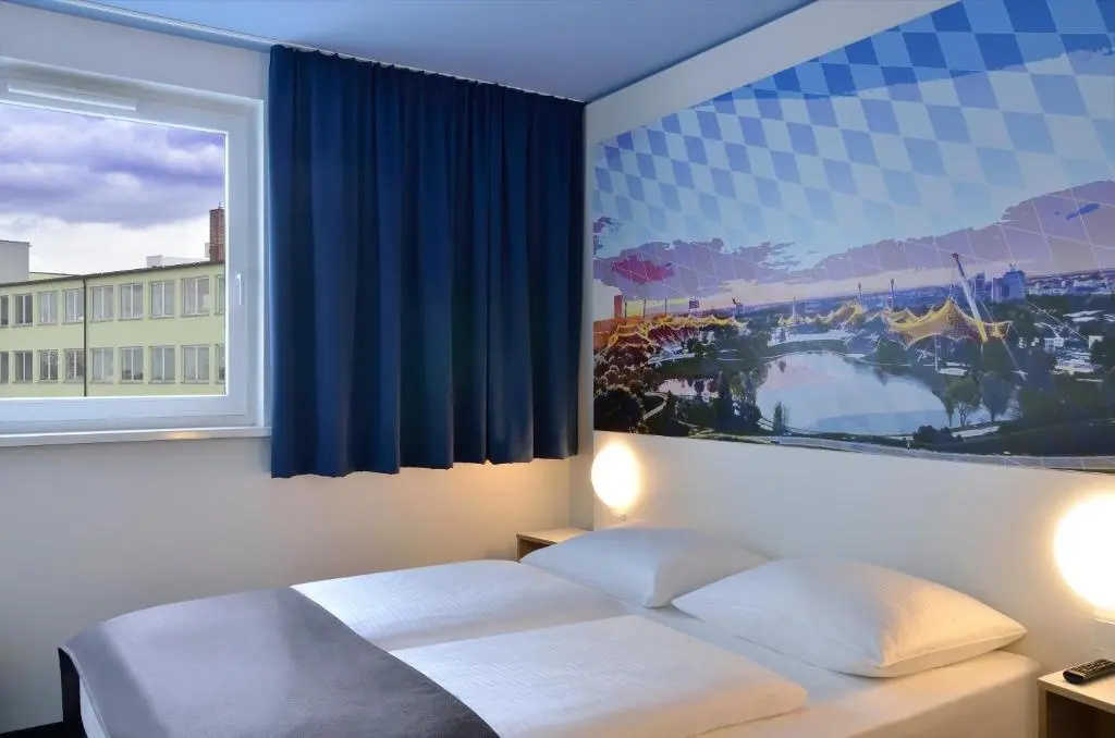 Double room (full double bed)