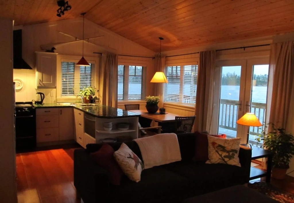 Stillwater Beach House Bed & Breakfast