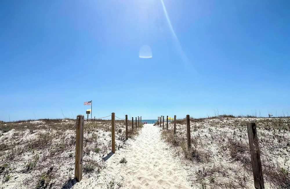 Driftwood Towers 4H - Beachfront