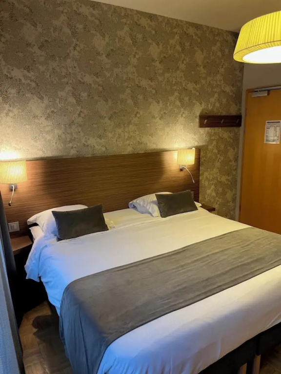 Standard Double room (full double bed)