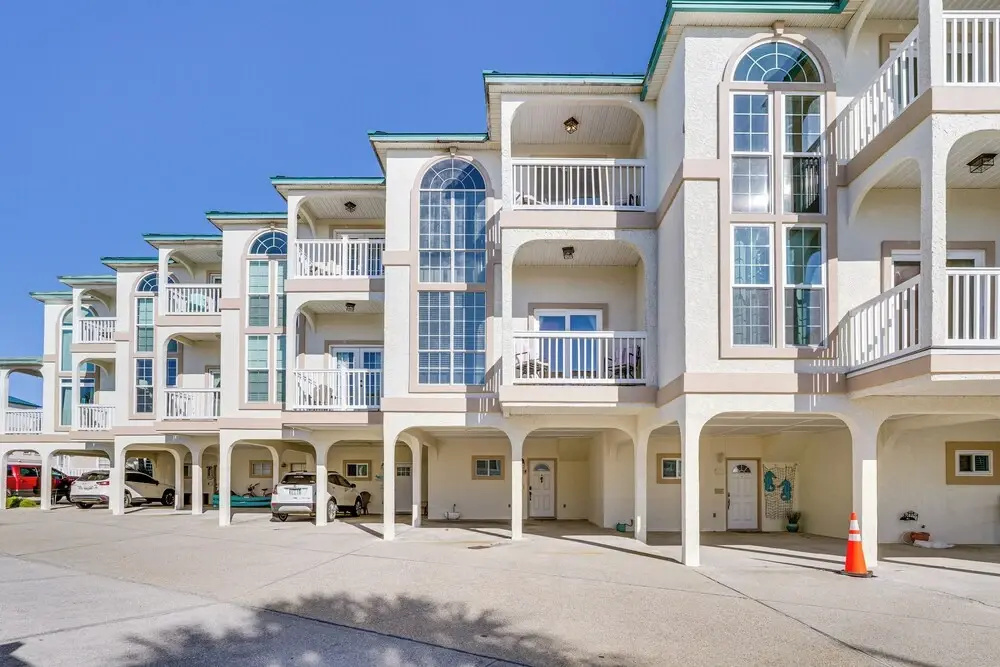 Panama City Beach Townhome w/ Deck, Ocean Views