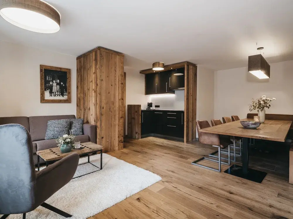 Deluxe Apartment with balcony
