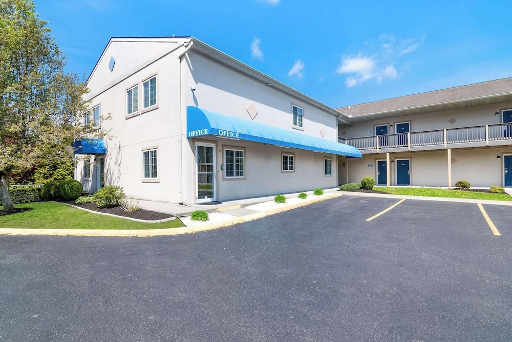 Days Inn by Wyndham Bethel - Danbury