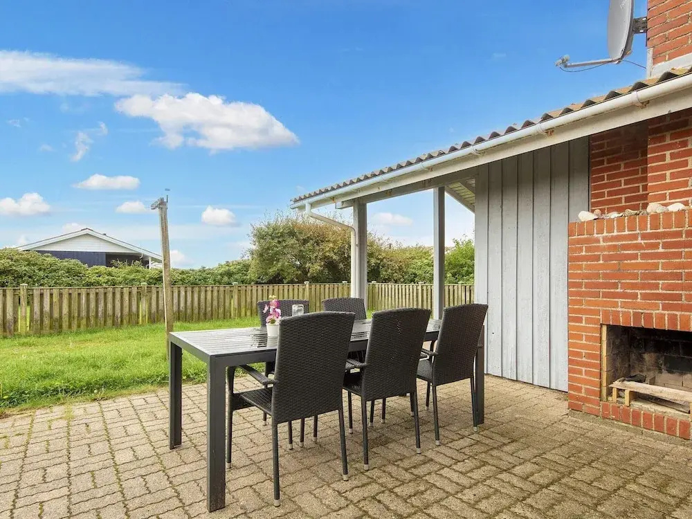 10 Person Holiday Home in Harboore