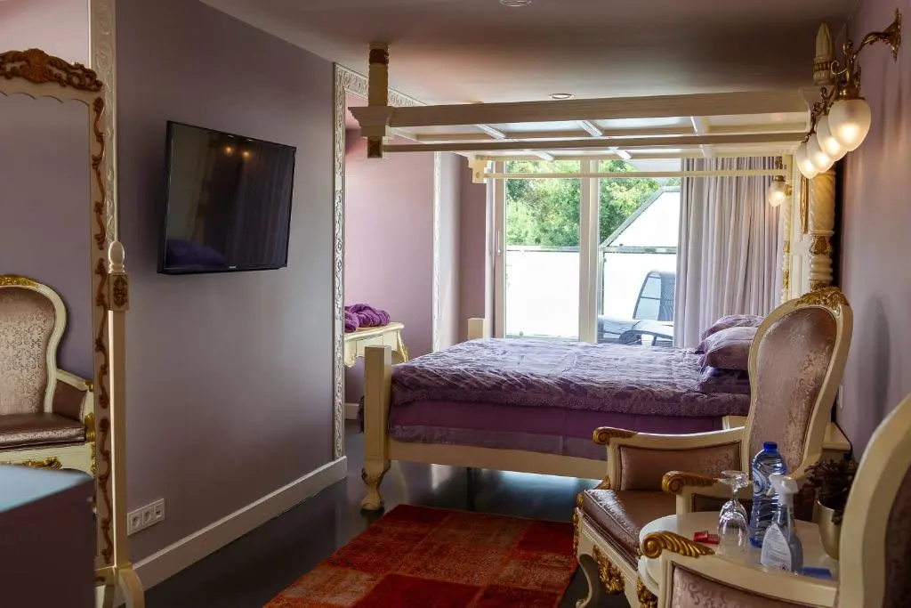 Deluxe Double room with balcony (full double bed)