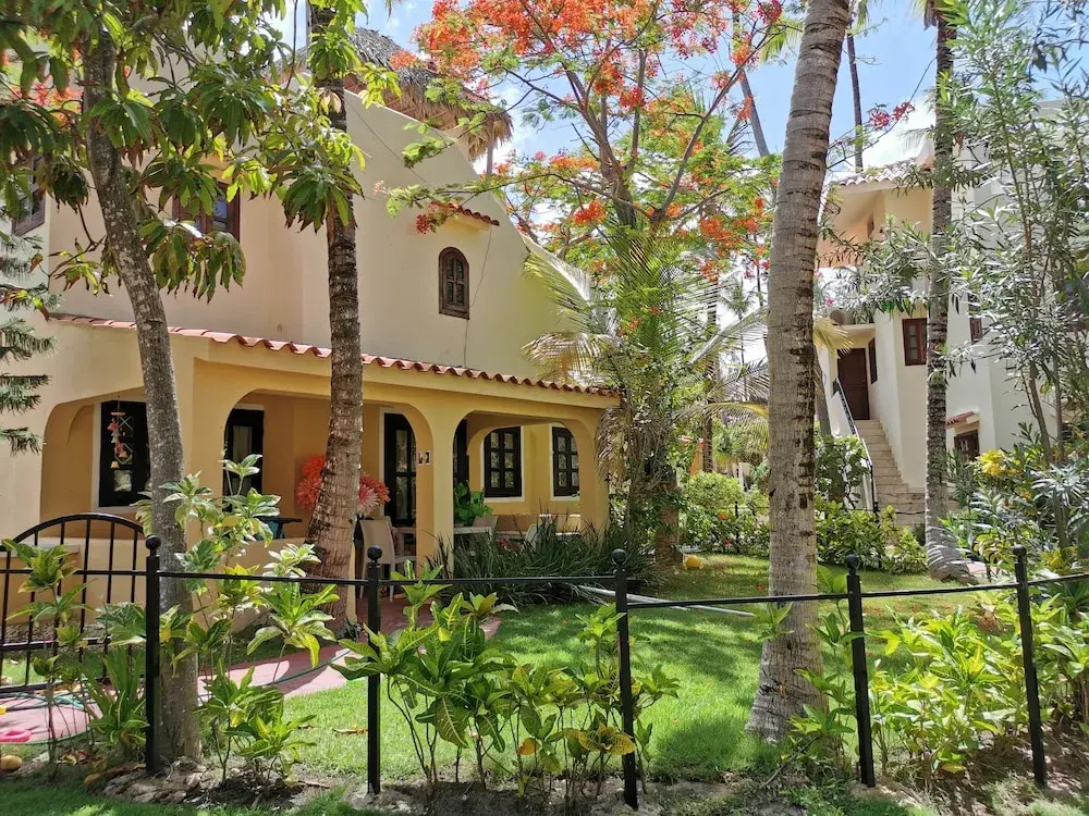 TROPICAL VILLAS playa LOS CORALES