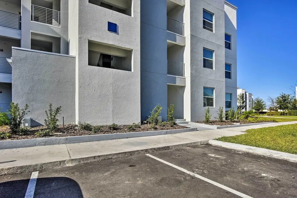 Kissimmee Condo w/ Resort-style Amenities!