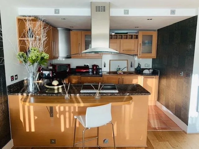 41 Millharbour by Crown Lawn - Général