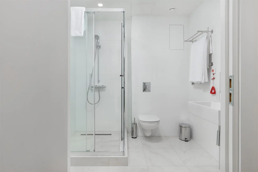 1 Art Hotel Room Type - Comfort Double room full double bed