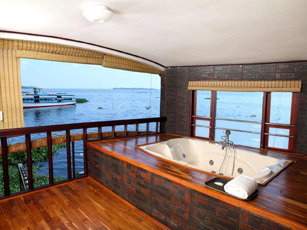 Grand Nirvana Ultra Luxury House Boat