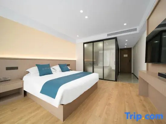 Deluxe Double room (full double bed)