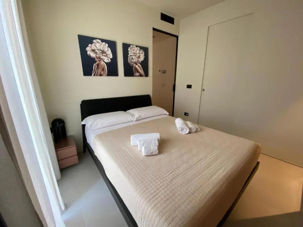 Double Suite with sea view (full double bed)