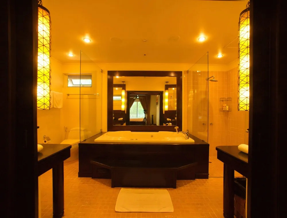 4 Bedrooms Villa