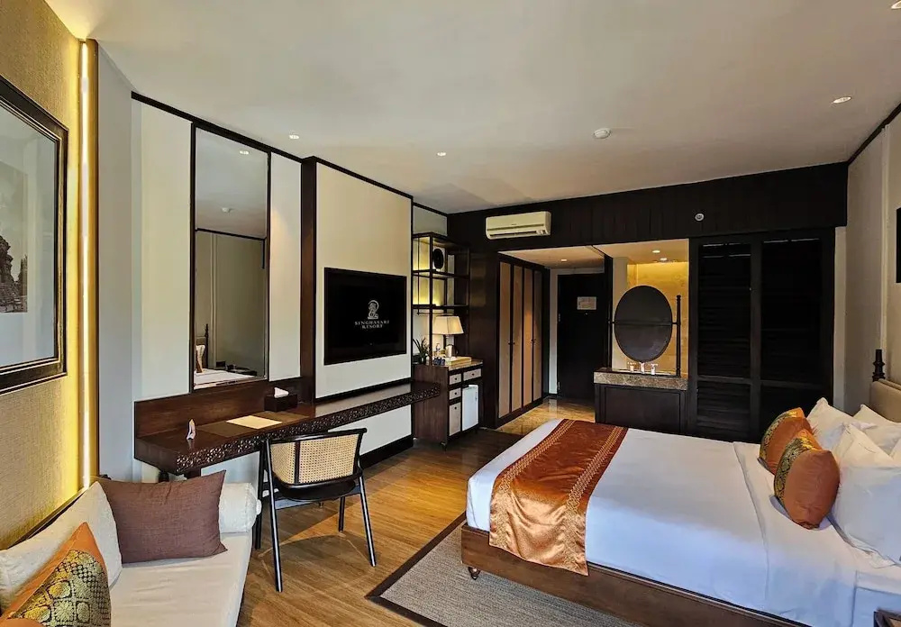 Deluxe Double room with balcony (full double bed)