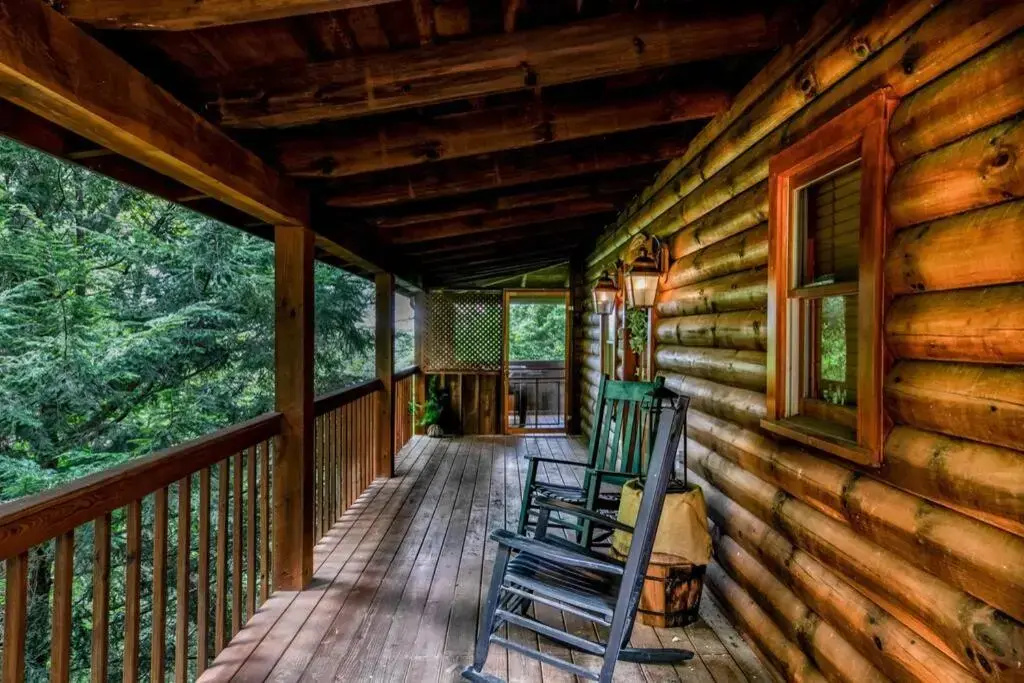 Nice View Fireplace Hot Tub Porch Bed Private