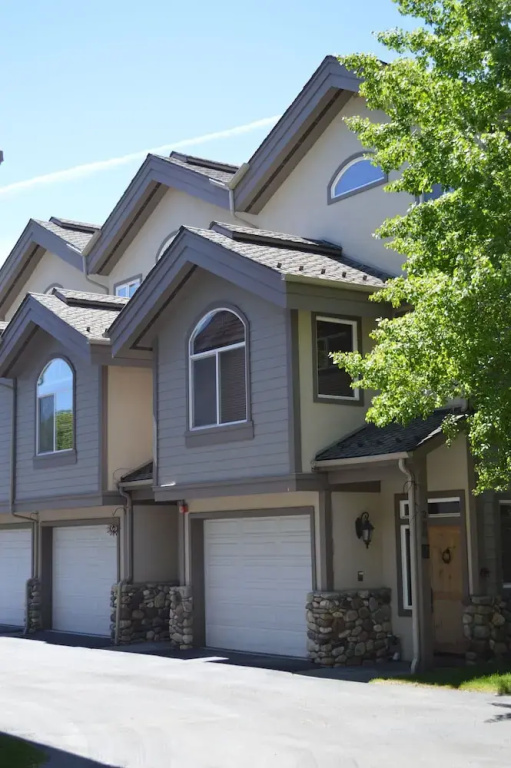 Harriman Townhome 5 - 3 Br Condo