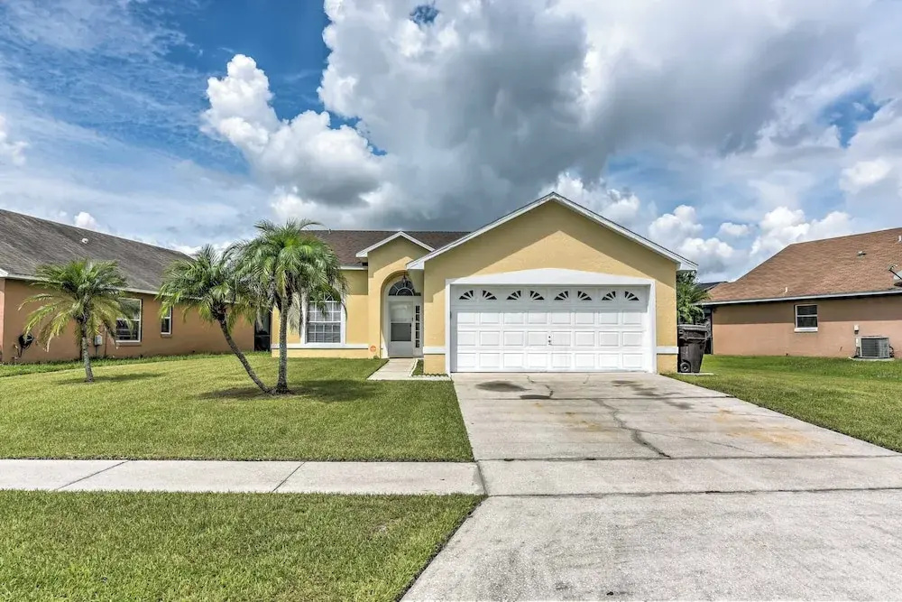 Kissimmee Retreat w/ Pool: Near Disney & Golf!