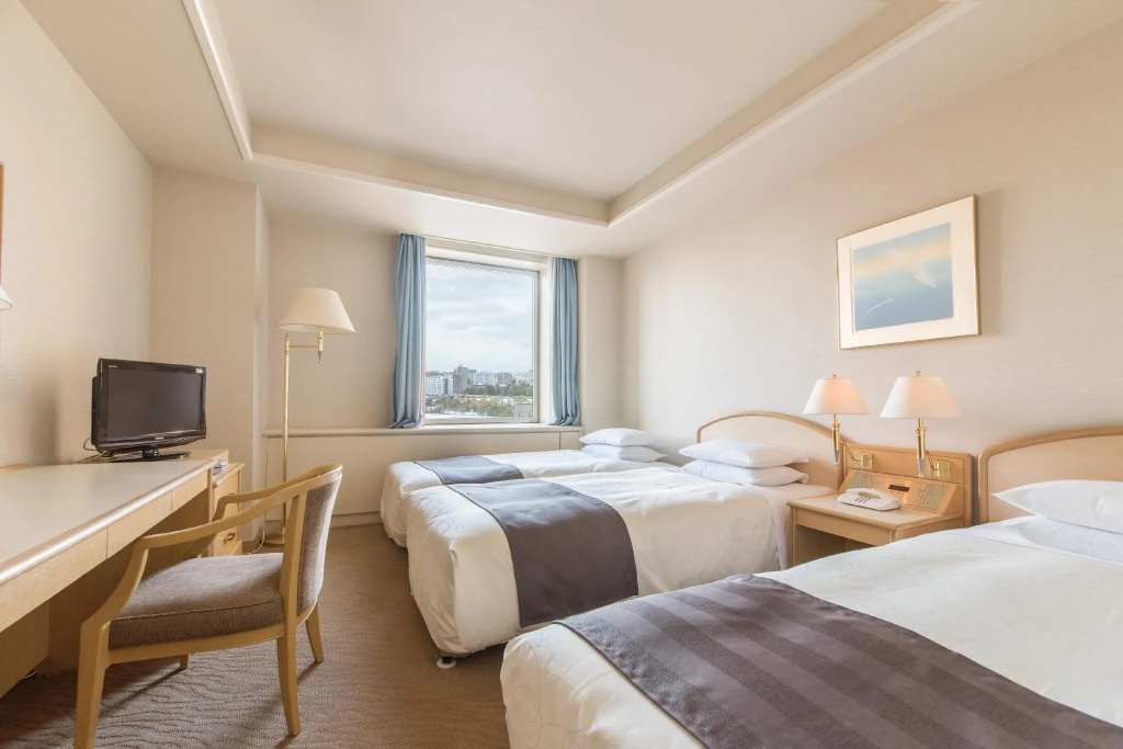 Standard Triple room