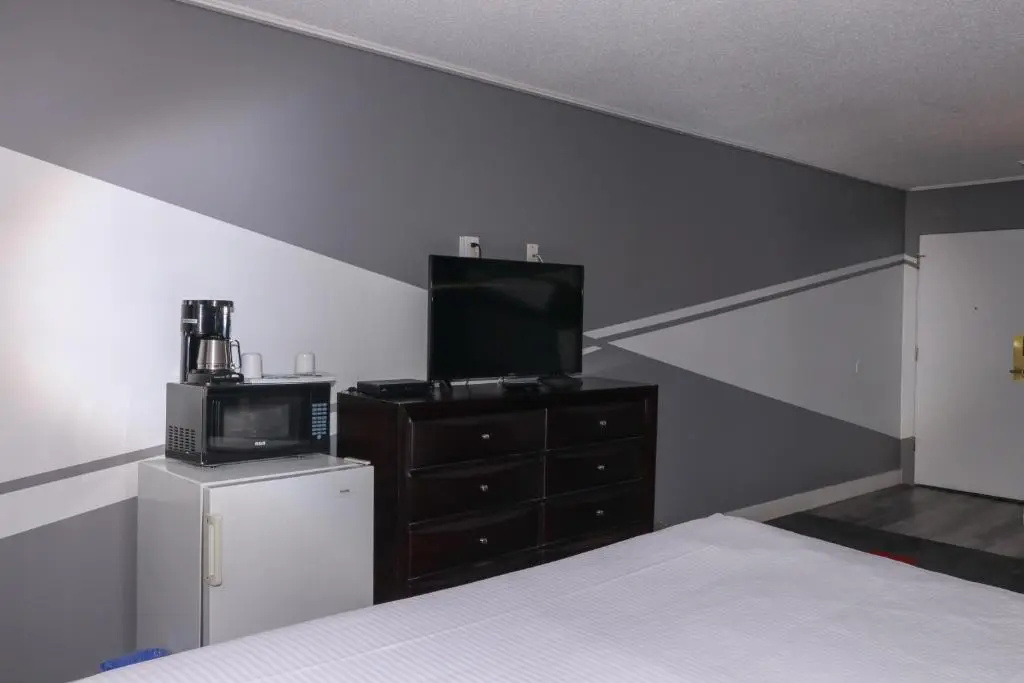 Divya Sutra Plaza and Conference Centre, Vernon, BC - Chambres