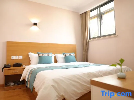 Business Double room (full double bed)