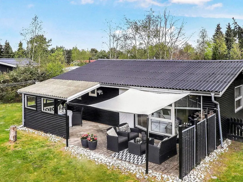 6 Person Holiday Home in Hals