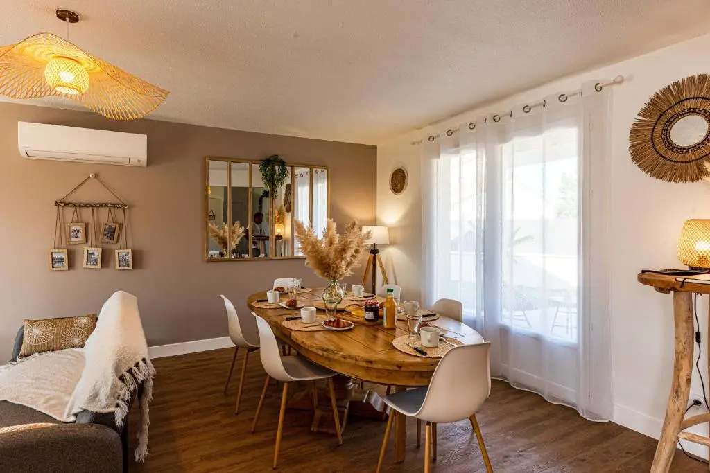 Afficher la photo 6 — Villa des Oliviers : Sublime villa avec piscine chauffée et privée, terrasse de 185m²