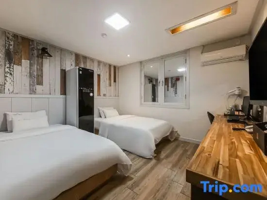 Standard Double room (twin beds)