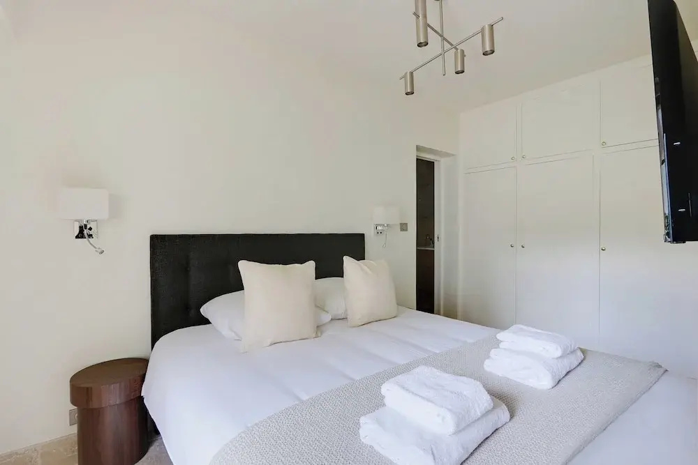 Chic Apartment - 1br/4p - Places des Vosgues — фото