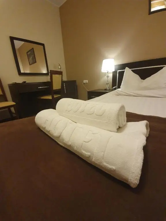Hotel Pod Dębami - Chambres