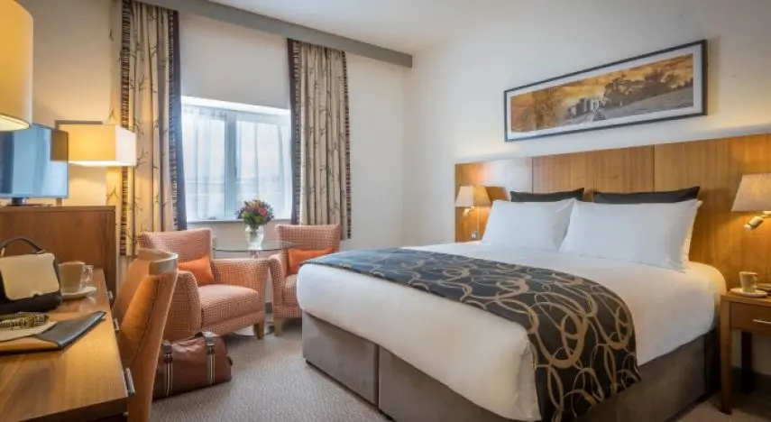 Clayton Hotel Leeds Room Type - Deluxe Triple room