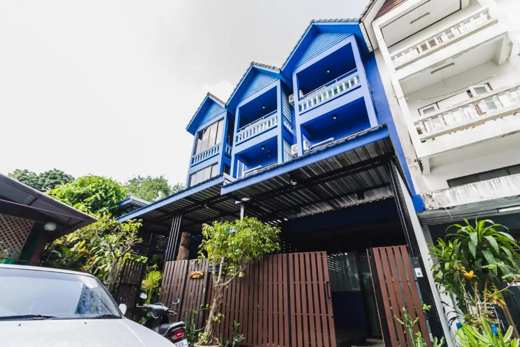 Deluxe Double room (full double bed)