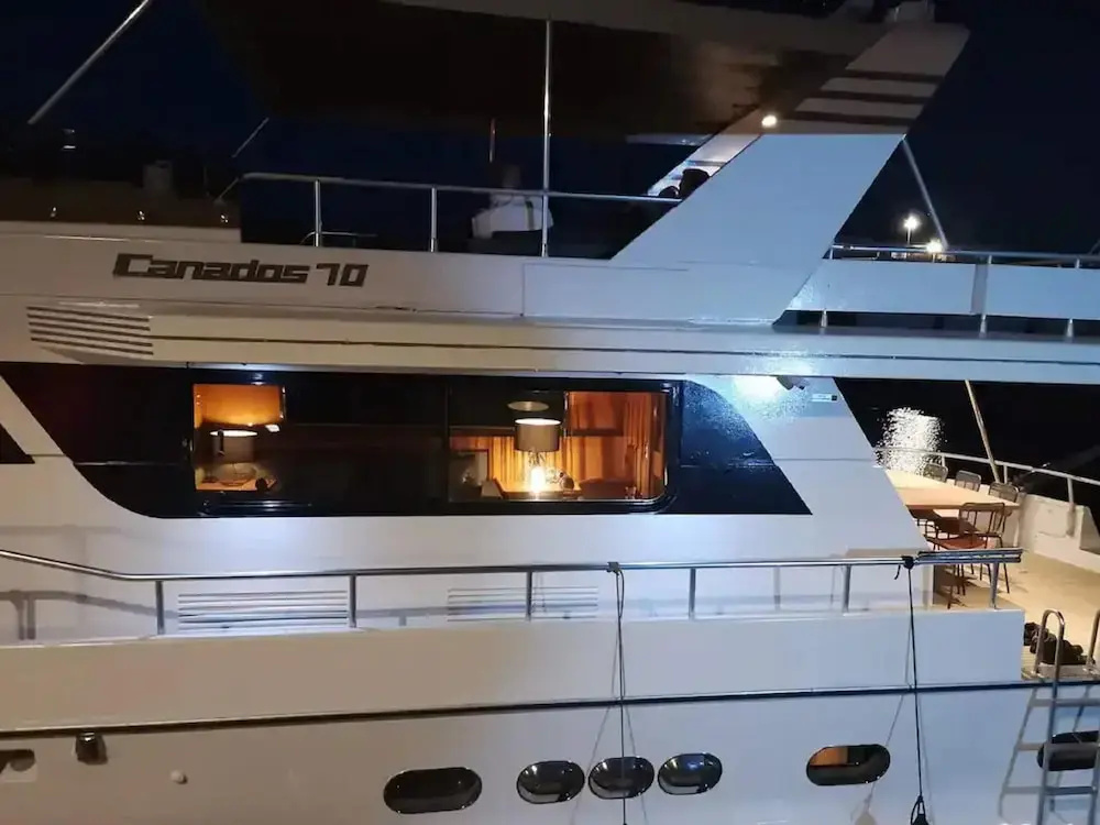 Voir la photo 1 — Luxury Yacht in La Rochelle With a Terrace
