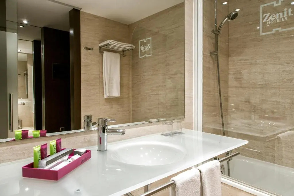 Hotel Zenit Pamplona - Chambres