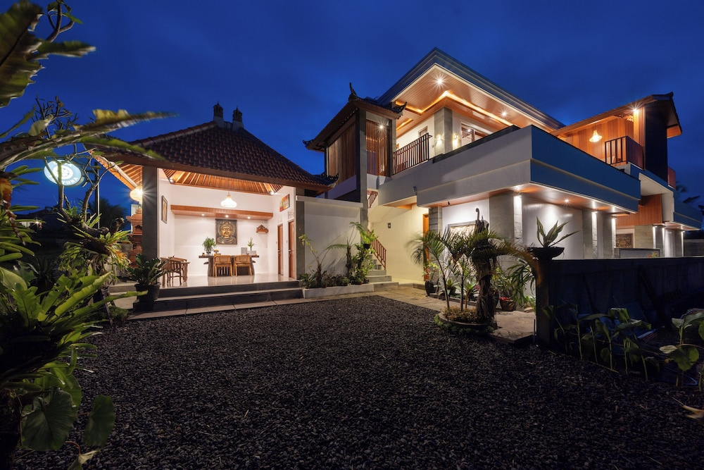 Casa Fortuna Villa by Mahaputra
