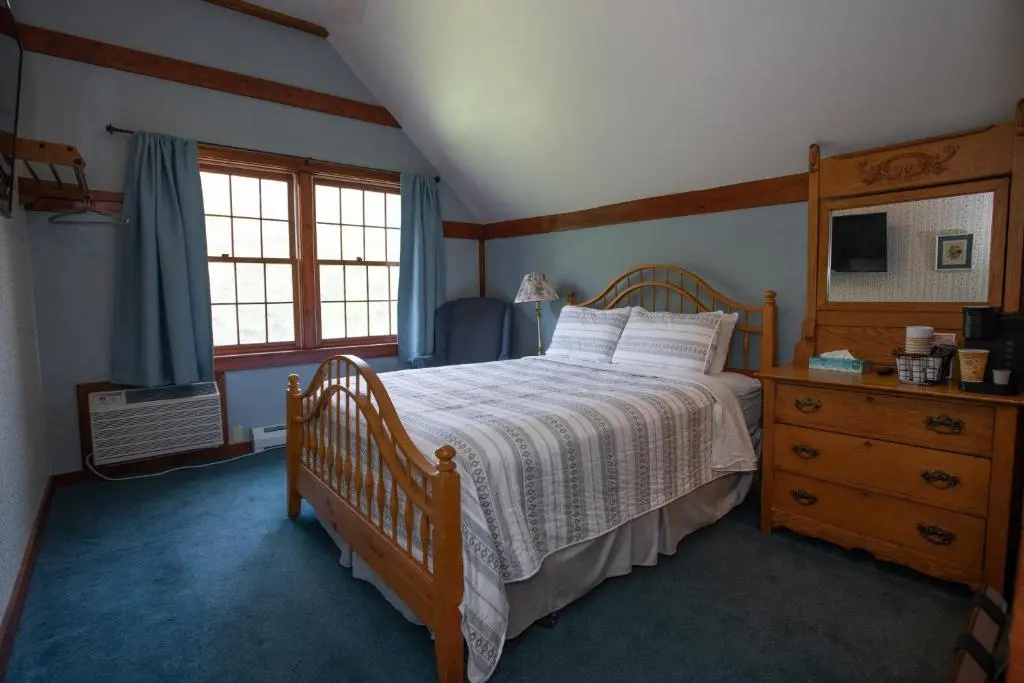 Standard Double room with garden view (full double bed)