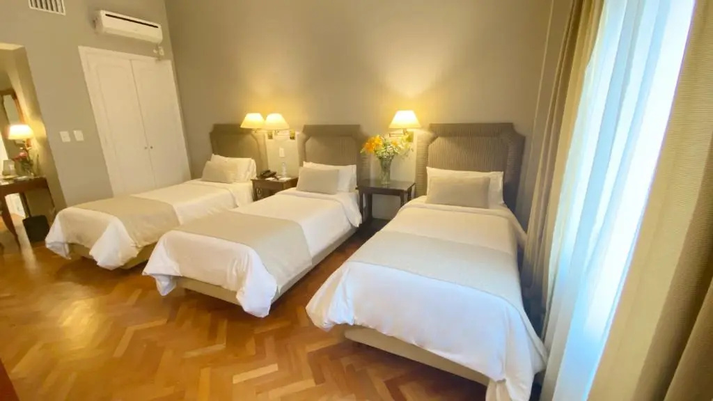 Standard Triple room
