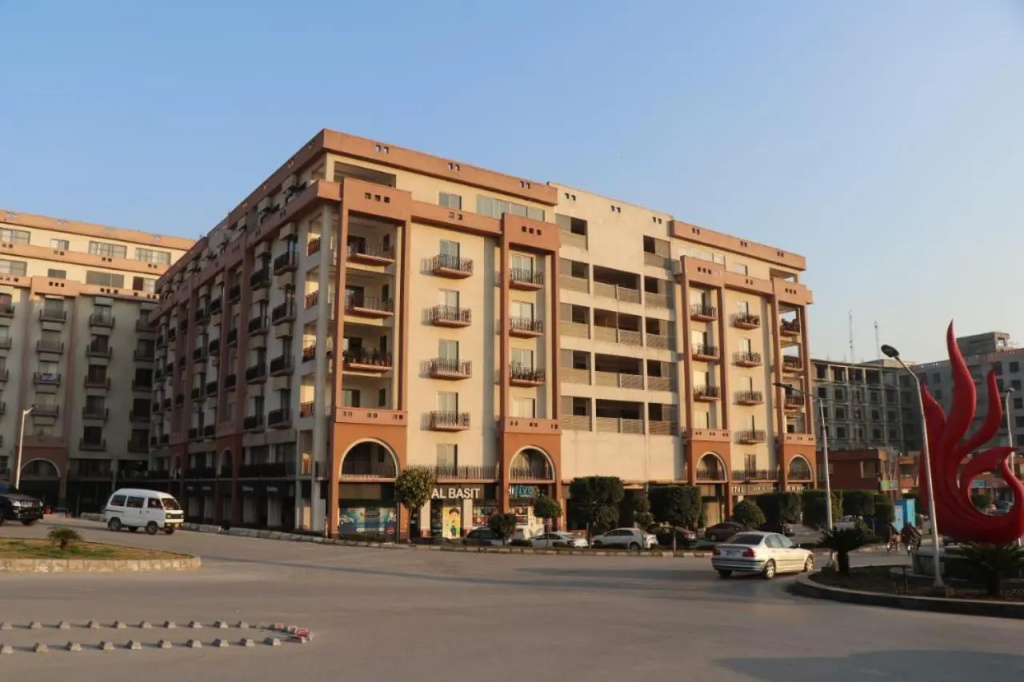 Bright & Beautiful 1 Bed Apt In Bahria Town