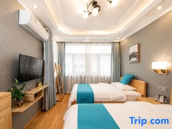 6 Bedrooms Suite