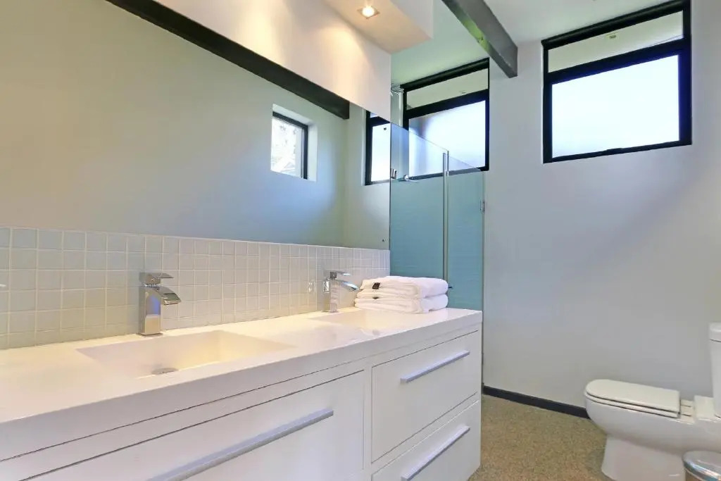 四房雙拼墅，配有雙人床