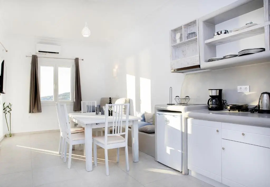 2 Bedrooms Apartment with sea view