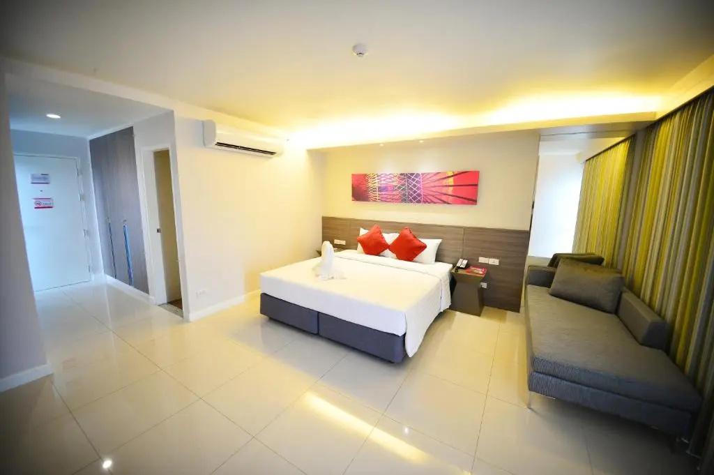 Deluxe Double room (full double bed)